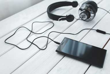 曼城终结魔咒夜，索博斯洛伊染红，哈兰德点射绝杀利物浦